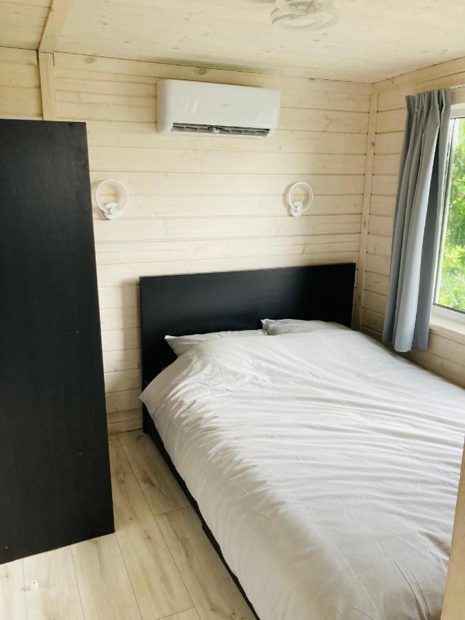 Tiny House Aan Het Water Op De Appelhof Villa Wommels Ngoại thất bức ảnh
