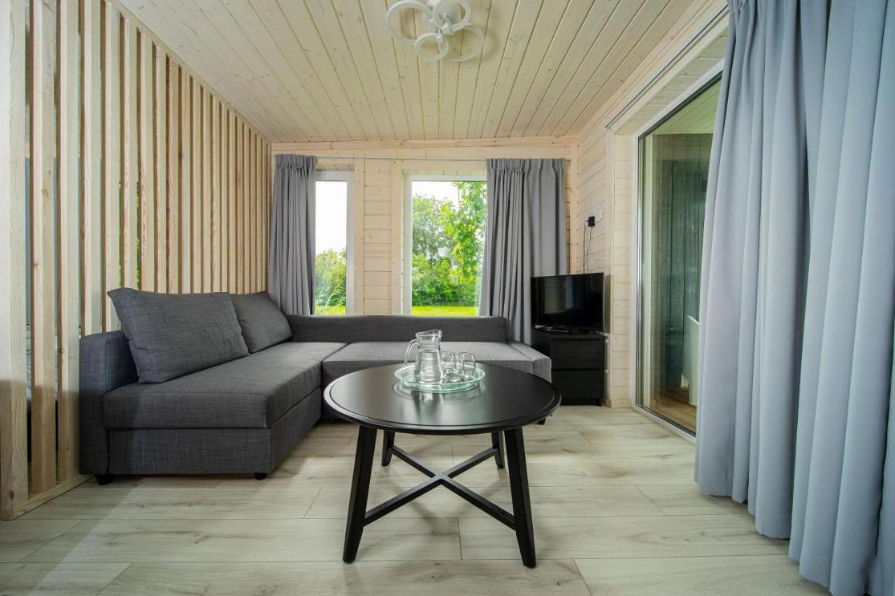 Tiny House Aan Het Water Op De Appelhof Villa Wommels Ngoại thất bức ảnh